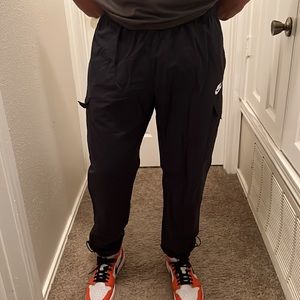 Nike Men Utility Cargo Pant - Black size Large Excellent condition